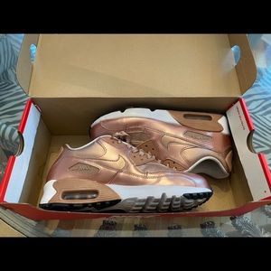 Rose Gold Nike Airmax 90 SE LTR. Size 7Y. Gently preloved! Smoke free home.